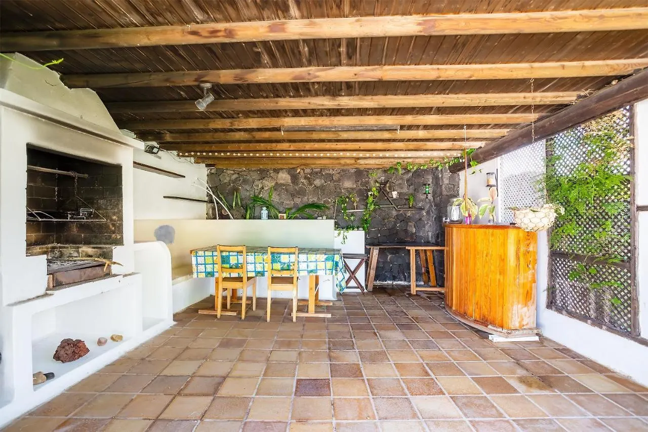 Villa Jupe Tias Apartment